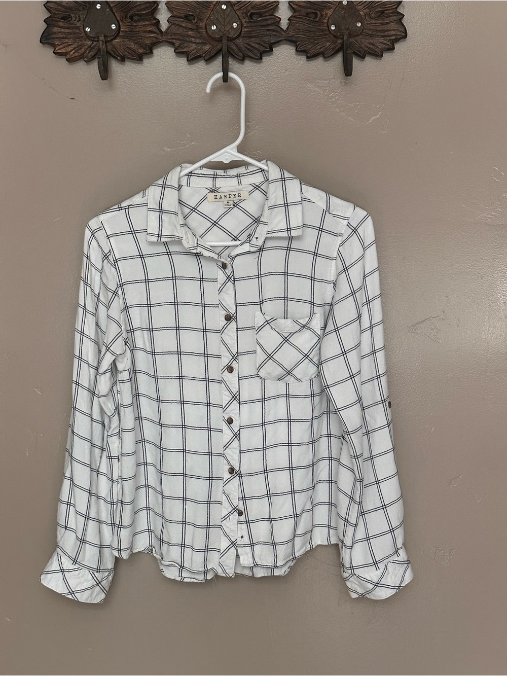 Harper Casual White and Black Plaid Button-Up Shirt Size M